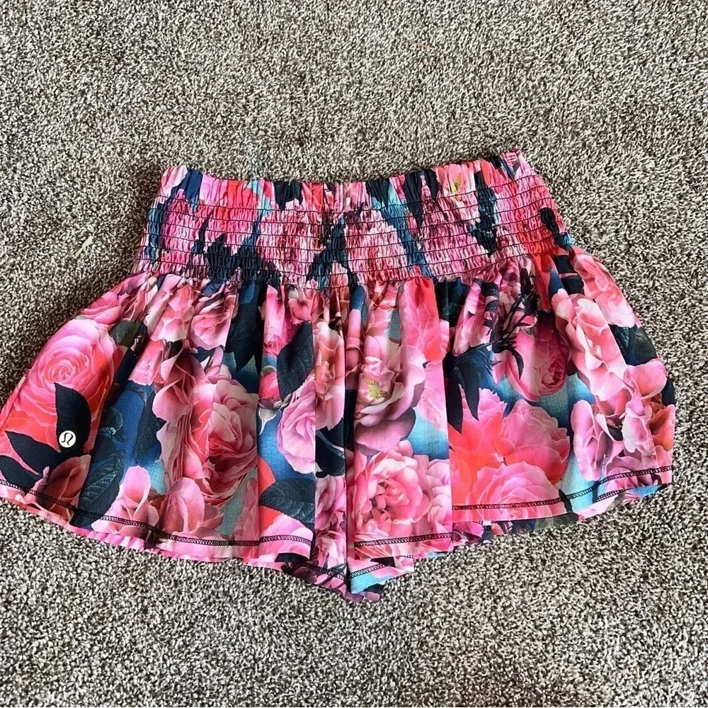 Lululemon Hot Hitter Secret Garden Rose Shorts Skort Skirt Size 4